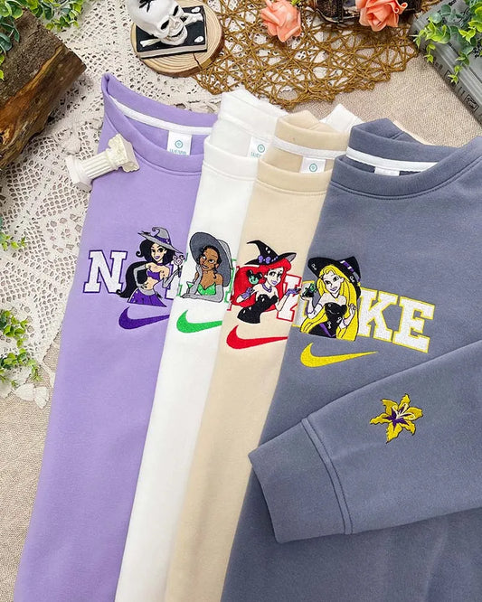 Princess Disney (ver Halloween) Embroidered Sweatshirt